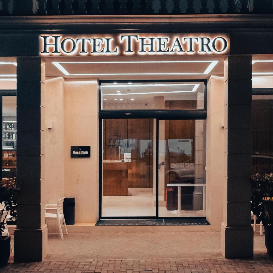 Hotel Theatro- City Center Tirana Exteriör bild